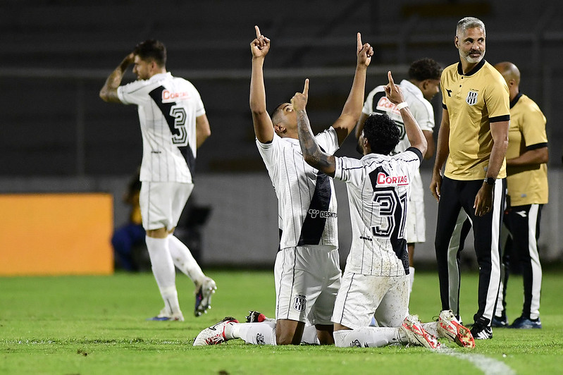 Ponte Preta vence Guarany de Bagé e avança na Copa do Brasil