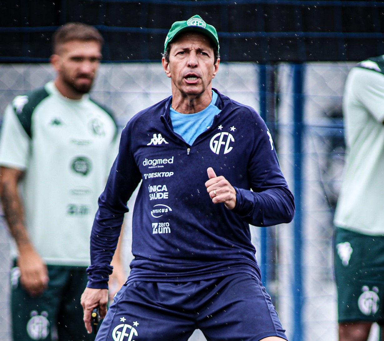 Guarani anuncia novos profissionais para a comissão técnica de Elio Sizenando