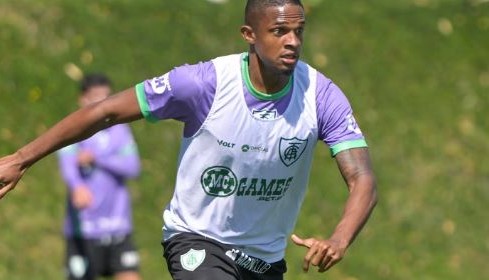 Ponte Preta acerta o empréstimo de dois atacantes do Coritiba