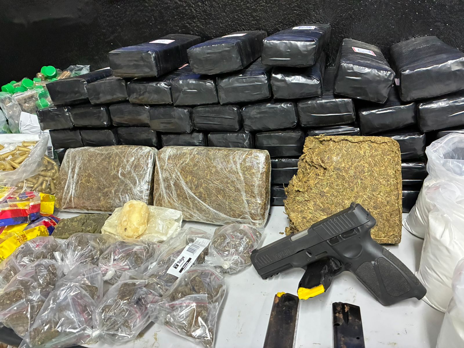 Guarda Municipal apreende mais de 60 quilos de drogas e arma em Campinas