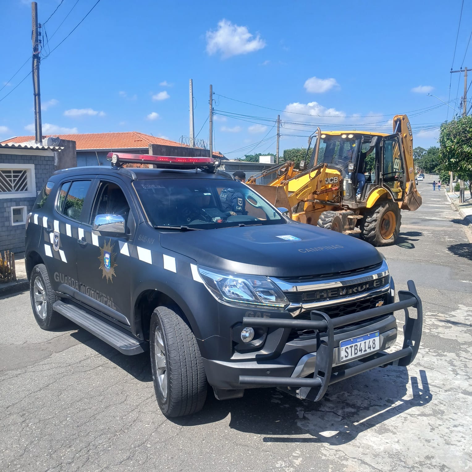 Guarda Municipal recupera retroescavadeira roubada em Campinas