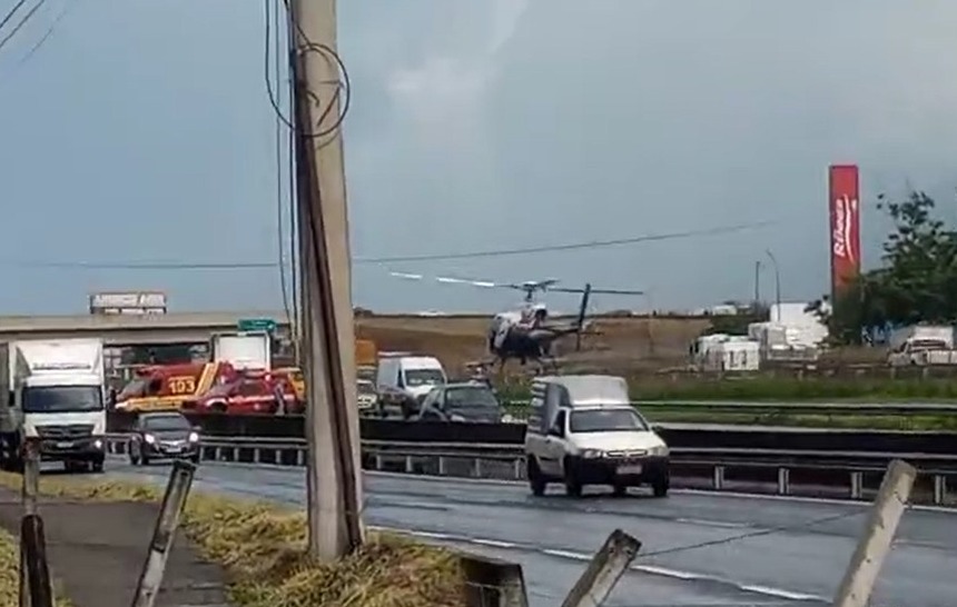 Motorista fica preso nas ferragens após acidente na Anhanguera; helicóptero Águia pousou na pista