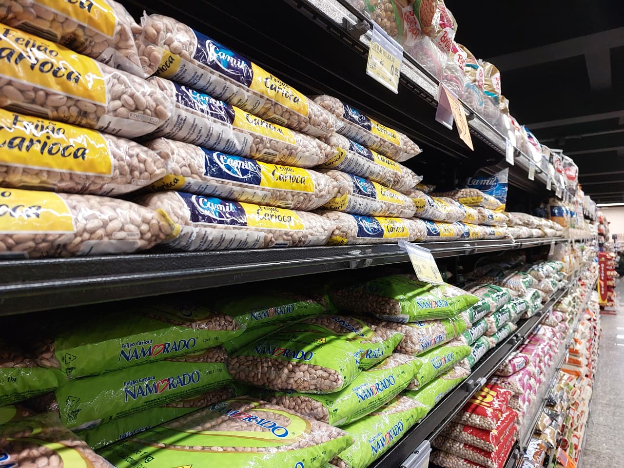 Preço da cesta básica cai, mas compra do mês ainda pesa no bolso do campineiro