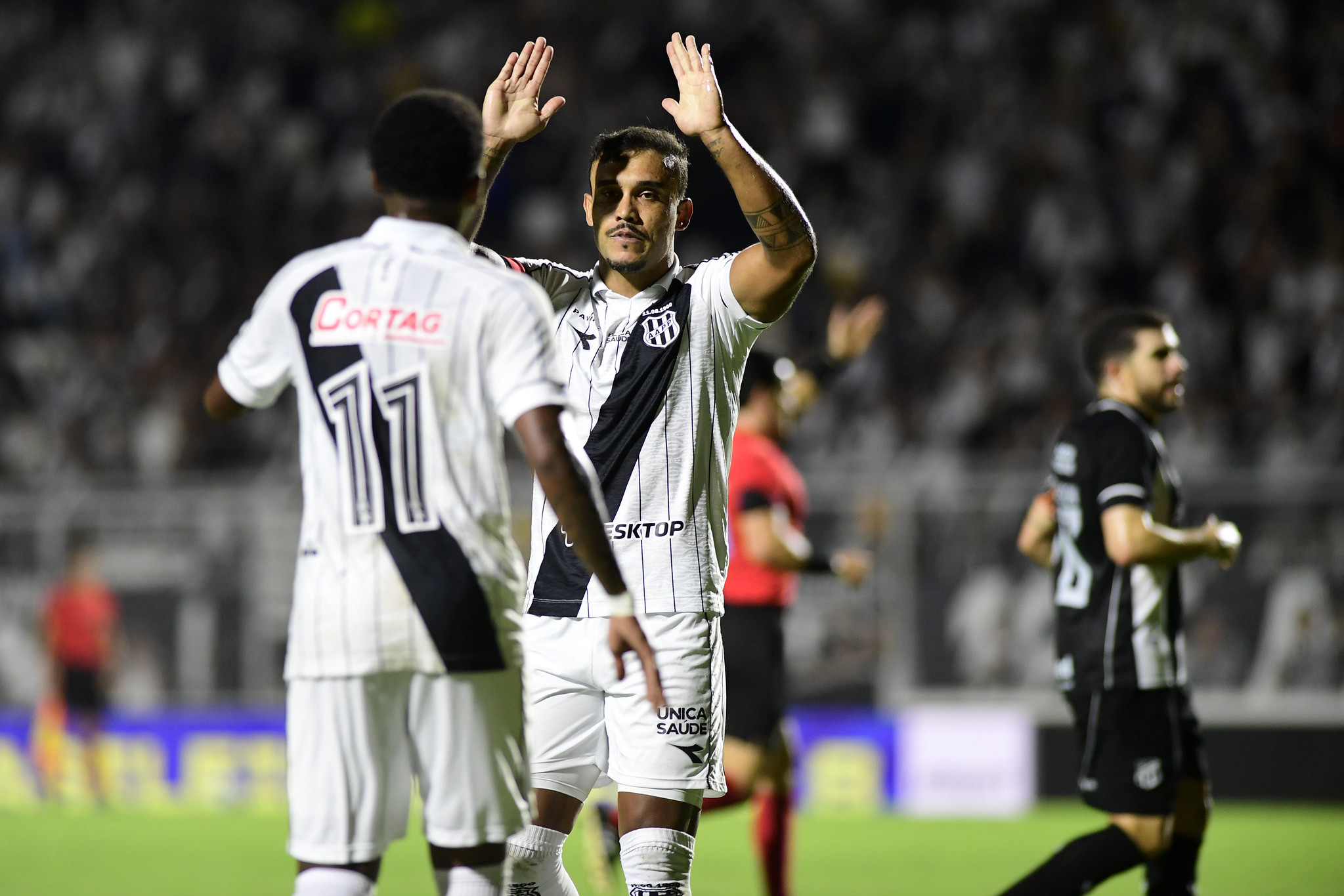 Ponte não aproveita vantagem numérica, empata com Ceará e segue sem vencer na Série B