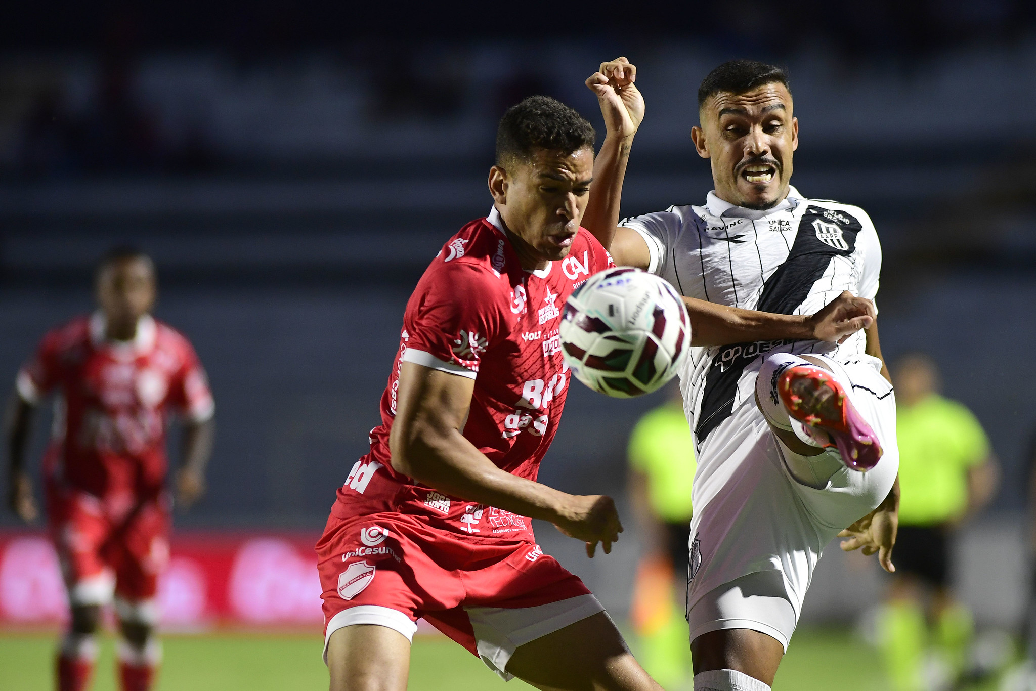Ponte perde para o Vila Nova e segue sem vencer na Série B