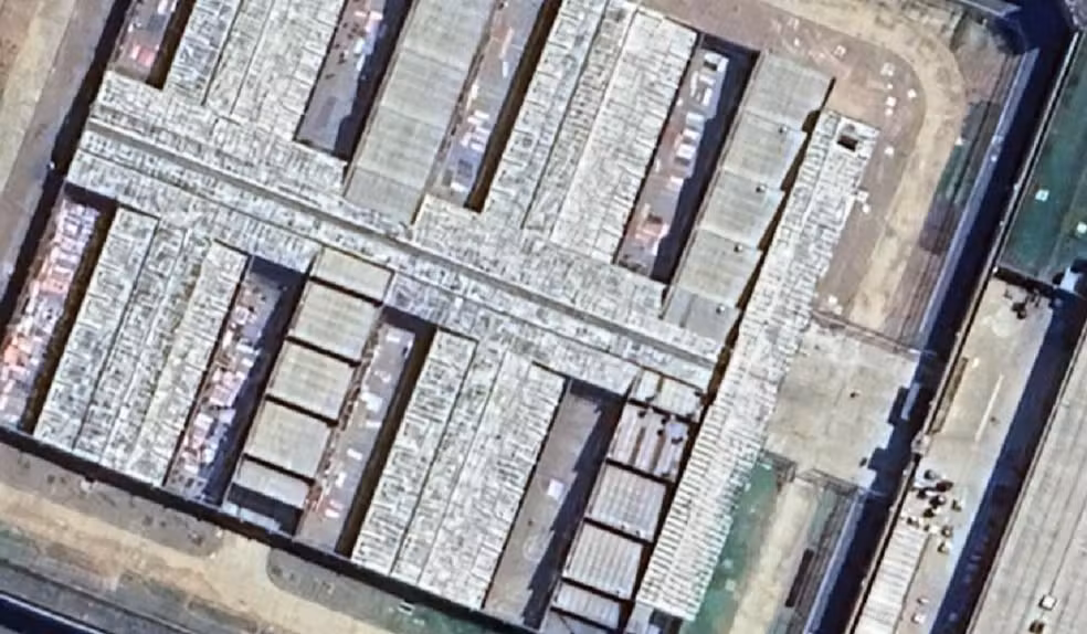 Incêndio atinge depósito da Penitenciária de Limeira e mobiliza bombeiros