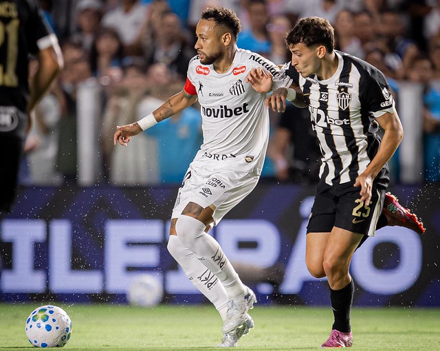 Técnico Cuca é só elogios a Neymar após vitória contra o Atlético-MG