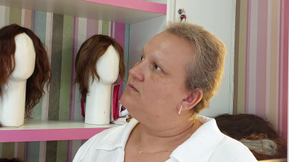 Doação de perucas abraça pacientes oncológicas com um novo "porto seguro"