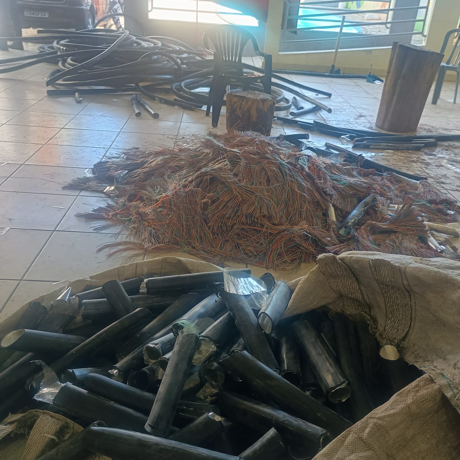 Bando é detido por suspeita de desmanche de cabos de cobre em Campinas 