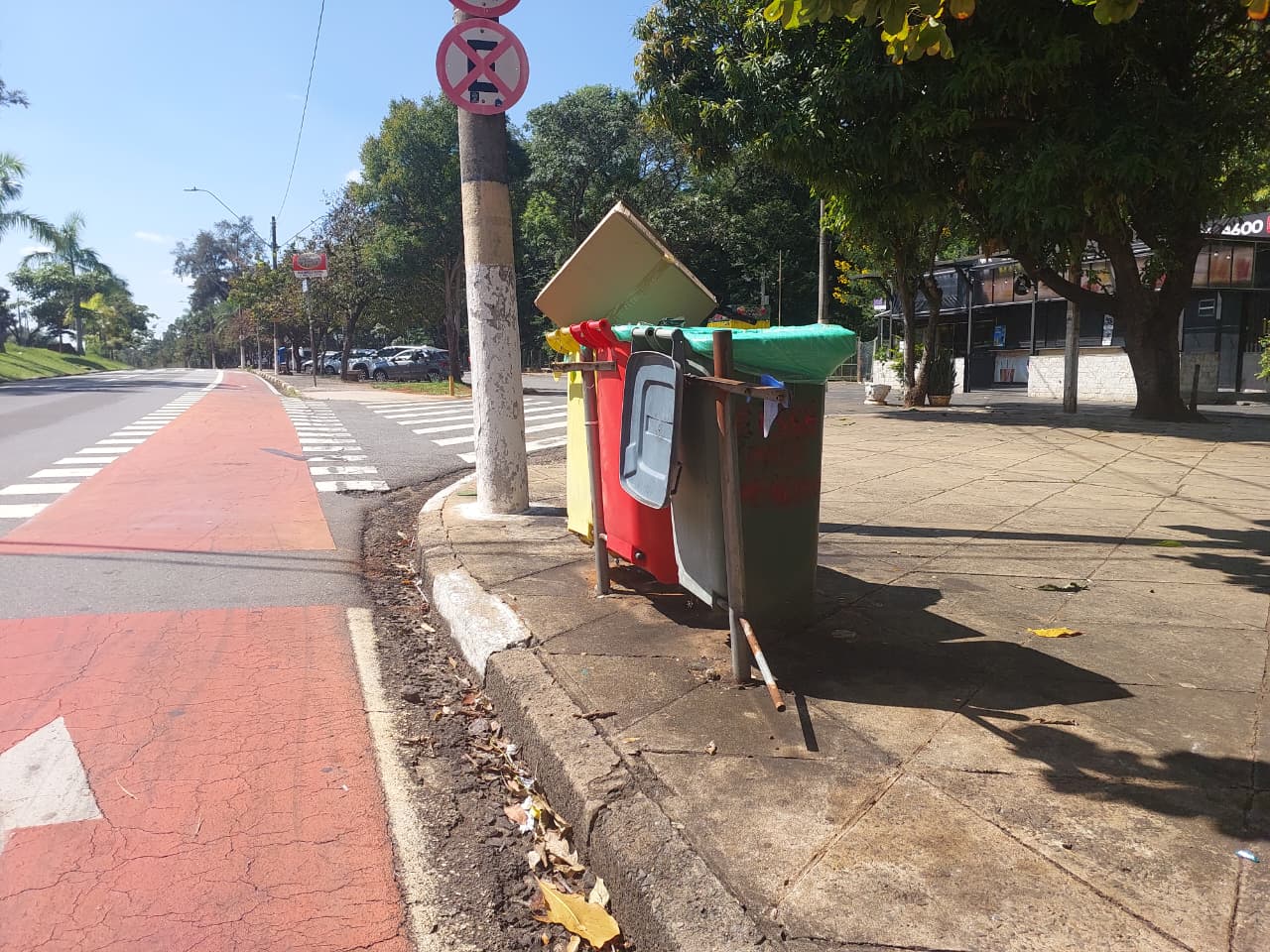 Vândalos danificaram quase duas lixeiras por dia em 2025 em Campinas